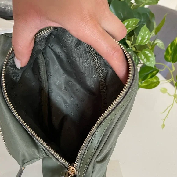 New✨authentic nylon belt bag (green) - Picture 5 of 15